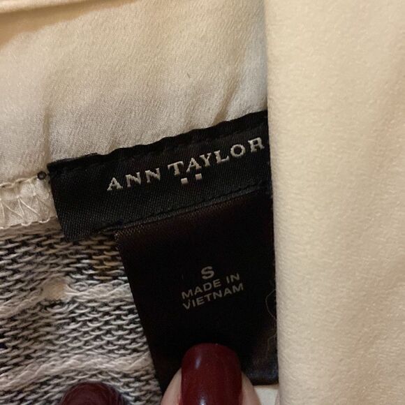 Ann Taylor NWOT Blouse Sz S - Picture 5 of 9
